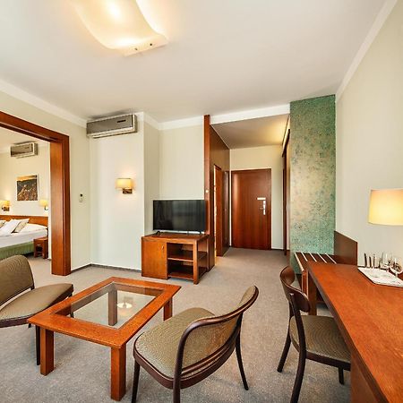 Wellness Hotel Happy Star Hnanice  Kültér fotó