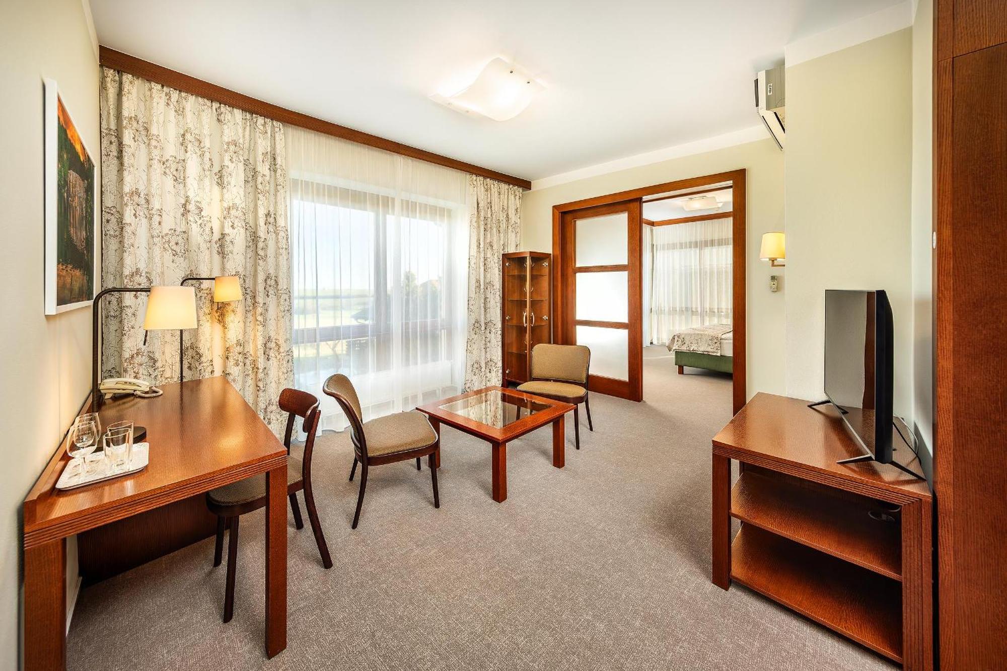Wellness Hotel Happy Star Hnanice  Kültér fotó